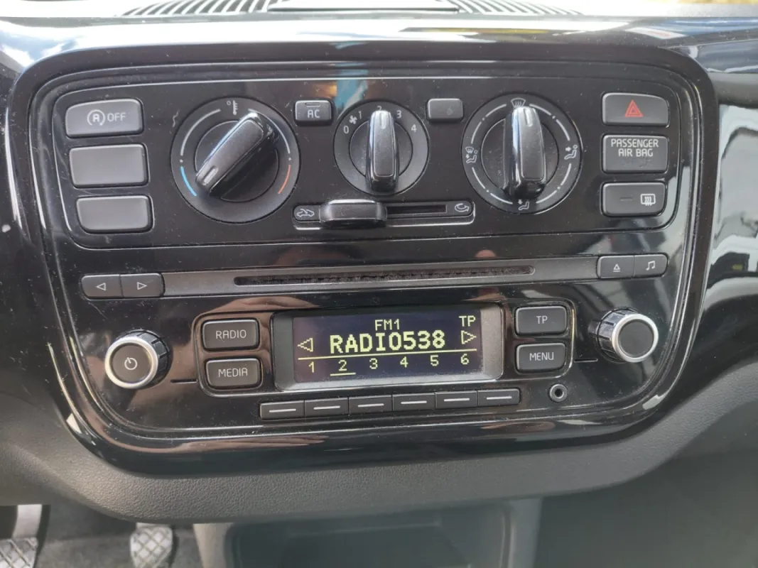 Volkswagen UP ! 1.0 move up Bluemotion