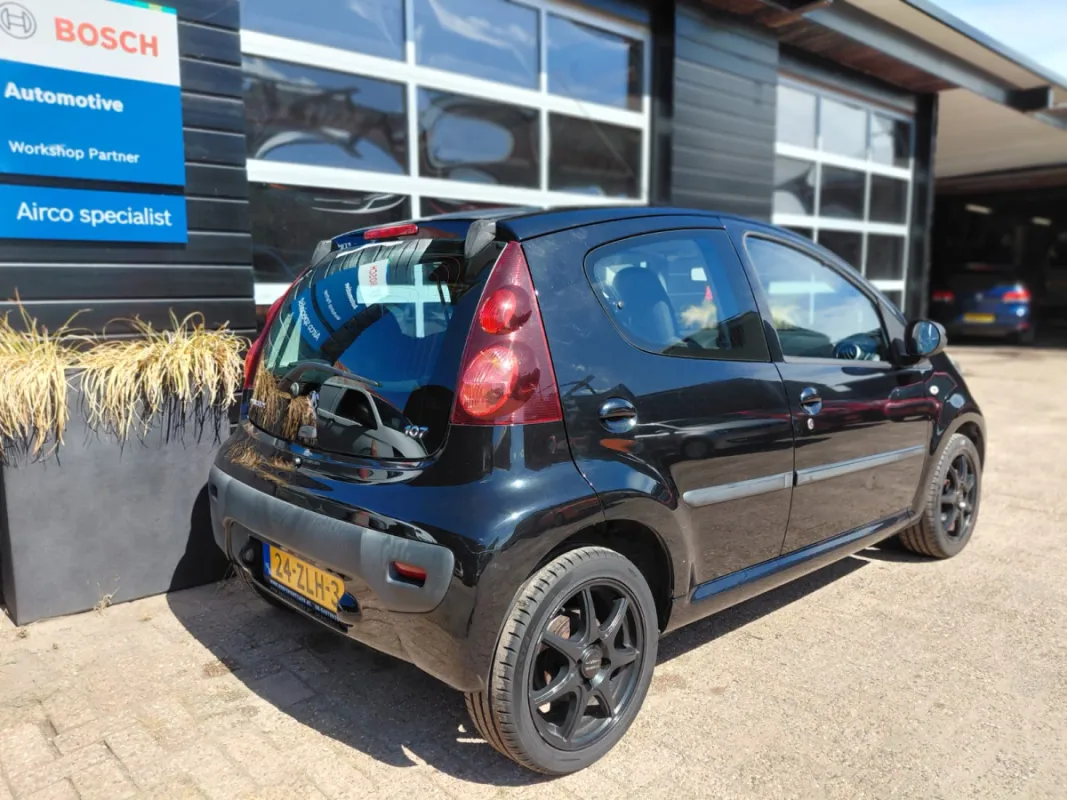 Peugeot 107 1.0 active 